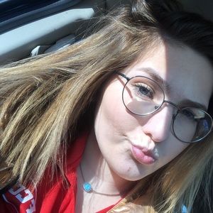 Meet your Posher, Savannah